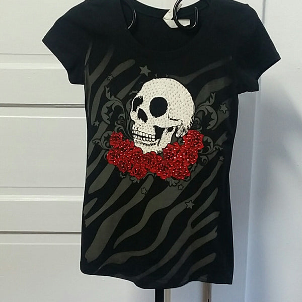 Black skull t-shirt